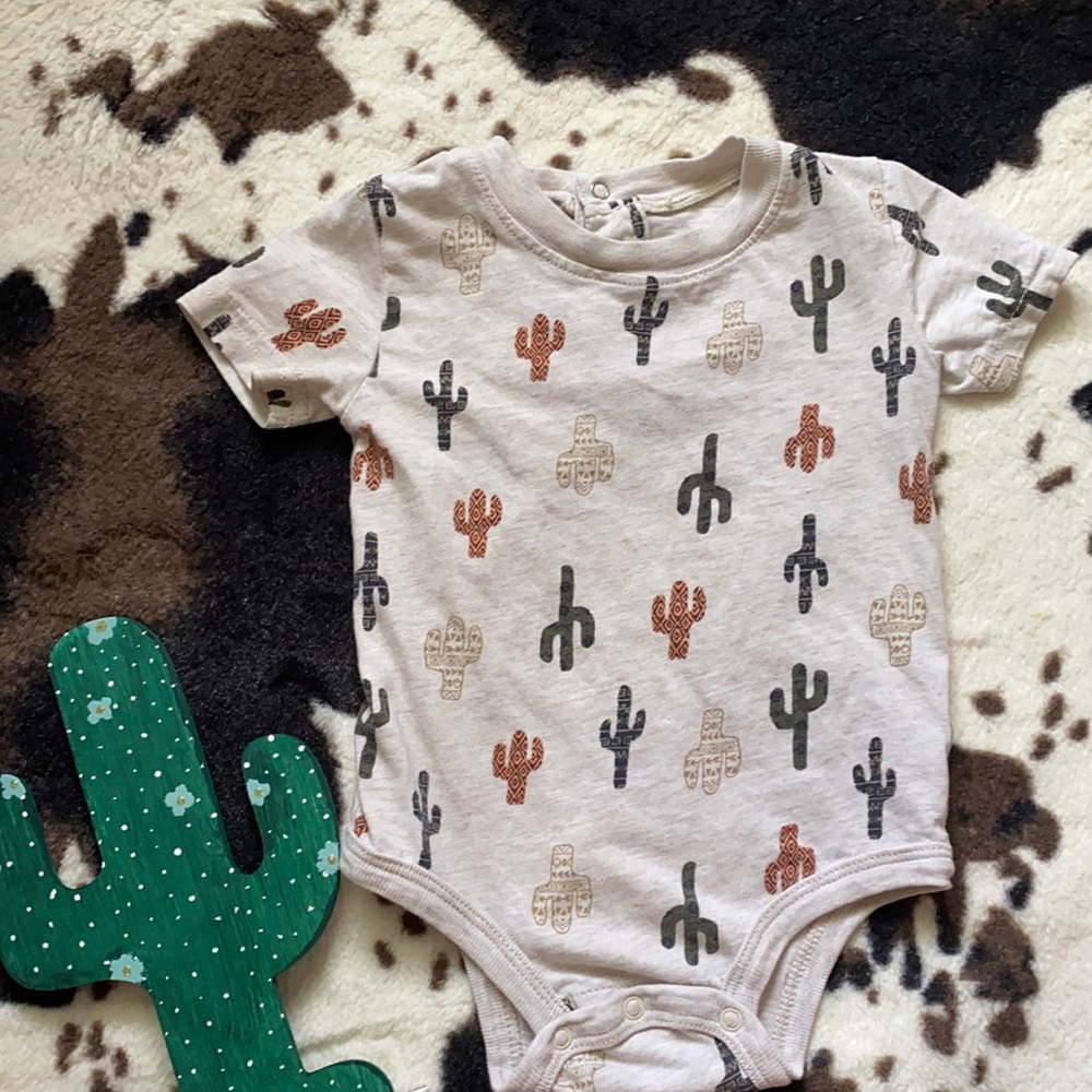 🌵Adorable Cactus Onesie🌵